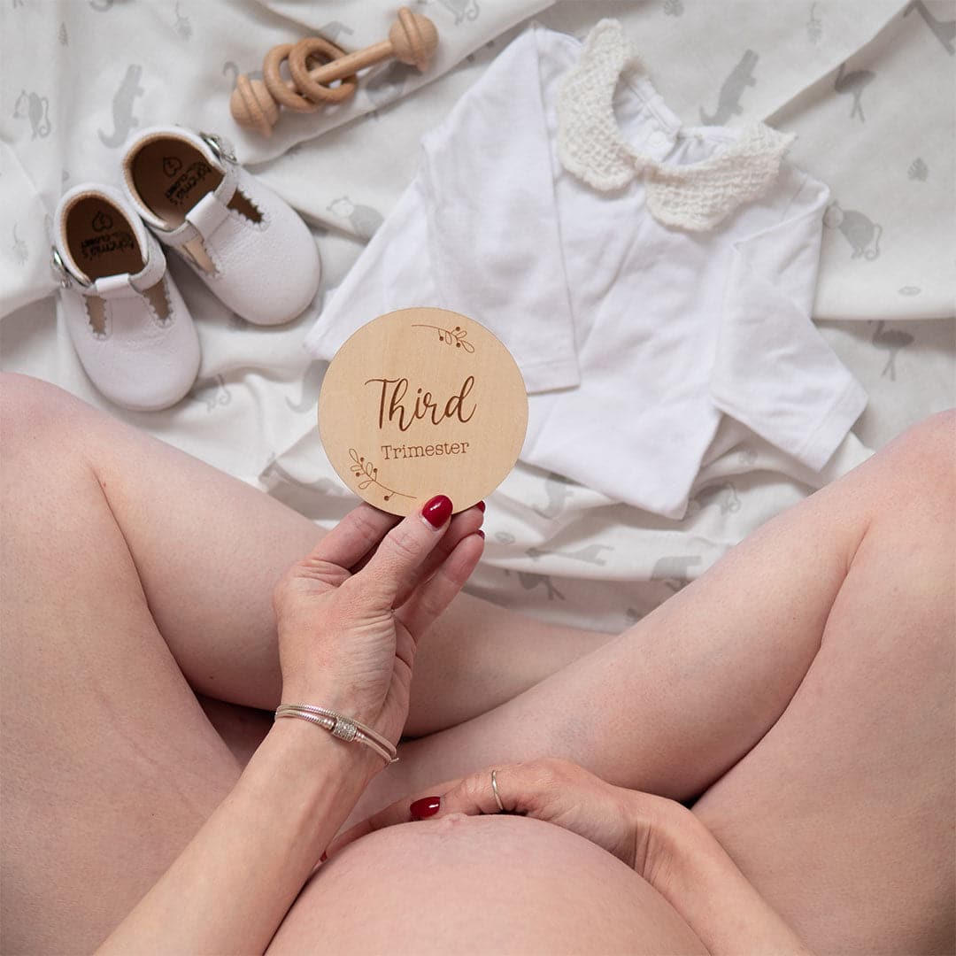 Schwangerschafts-Meilensteinscheiben-Set aus Holz